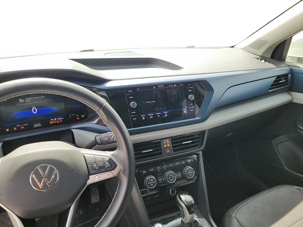 2024 Volkswagen Taos Comfortline 1.5T 8sp w/ Tip FWD in Brantford, Ontario - 13 - w1024h768px