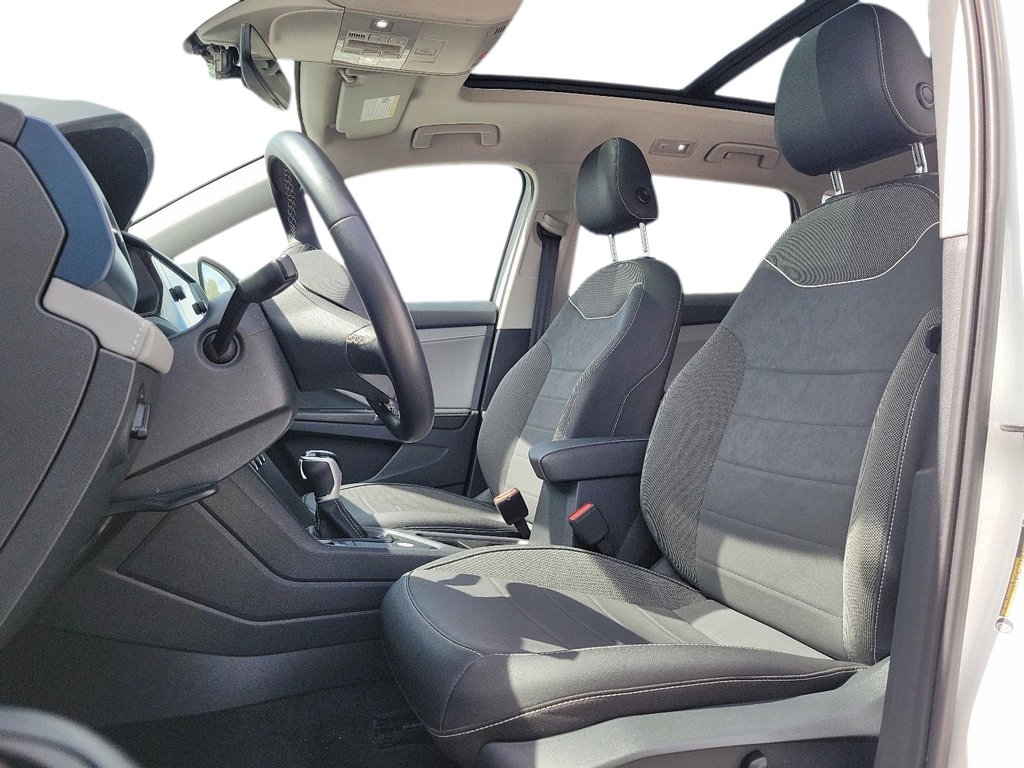 2024 Volkswagen Taos Comfortline 1.5T 8sp w/ Tip FWD in Brantford, Ontario - 8 - w1024h768px