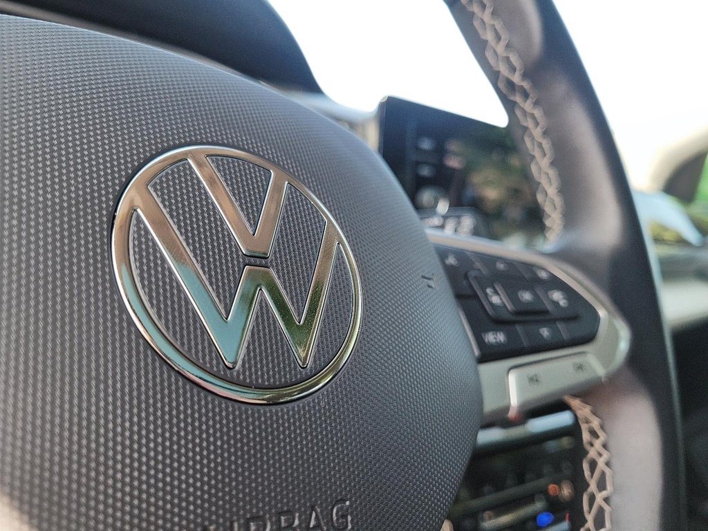 2025 Volkswagen Taos Highline 4MOTION in Brantford, Ontario - 19 - w1024h768px