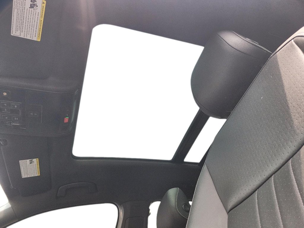2023 Volkswagen Tiguan Comfortline R-Line Black 2.0T 8sp at w/Tip 4M in Brantford, Ontario - 16 - w1024h768px