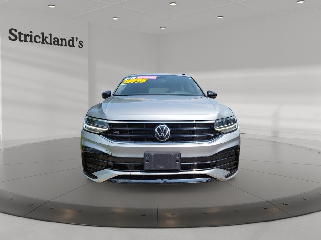 2023 Volkswagen Tiguan Comfortline R-Line Black 2.0T 8sp at w/Tip 4M in Brantford, Ontario - 2 - w1024h768px