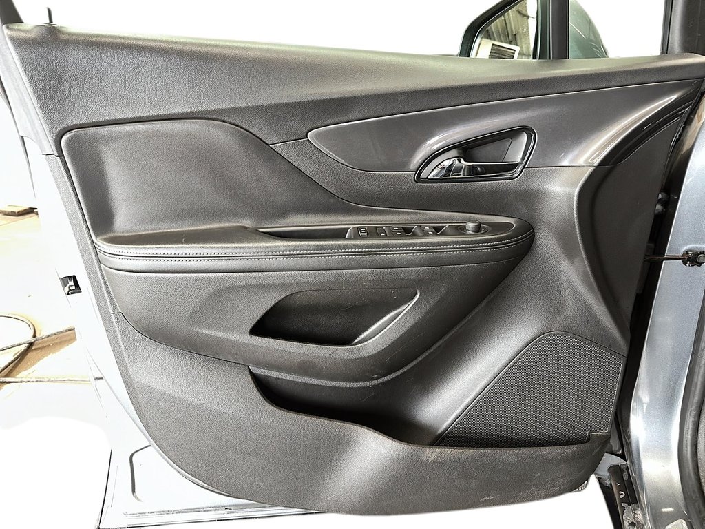 2019 Buick Encore PREFERRED AWD in Stratford, Ontario - 10 - w1024h768px