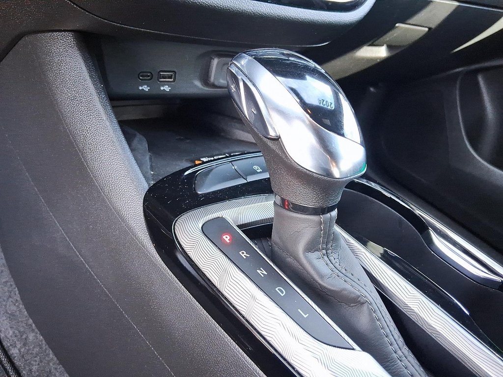 2024 Buick Envista SPORT TOURING in Stratford, Ontario - 17 - w1024h768px