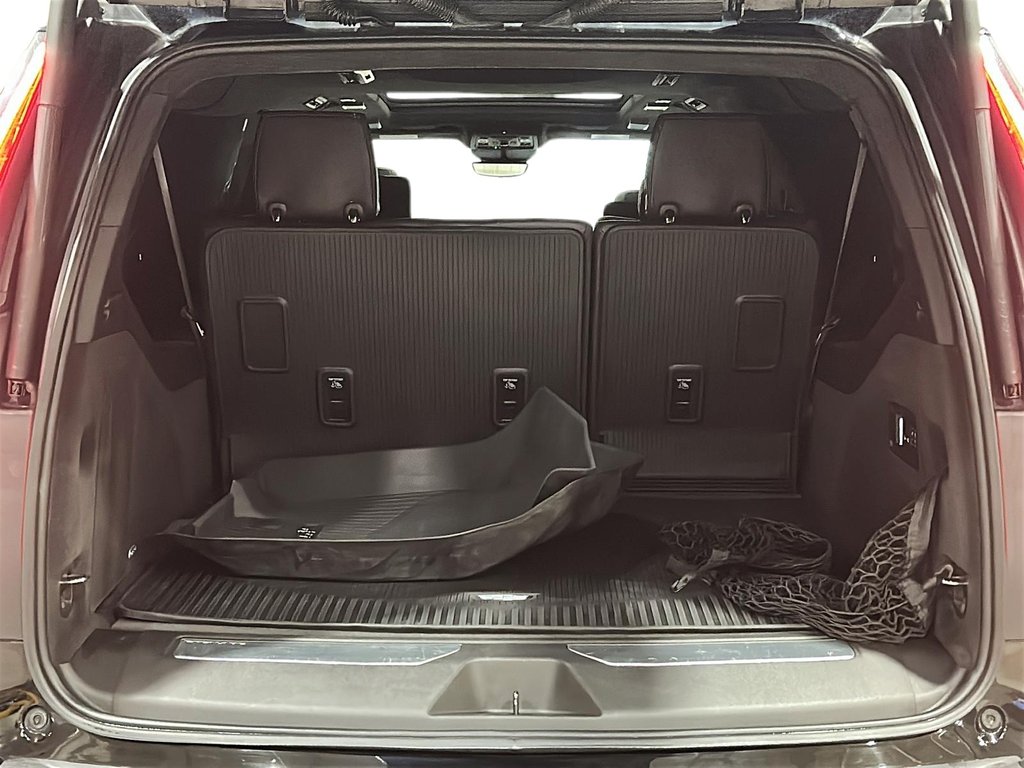 2022 Cadillac Escalade ESV SPORT PLATINUM in Stratford, Ontario - 6 - w1024h768px