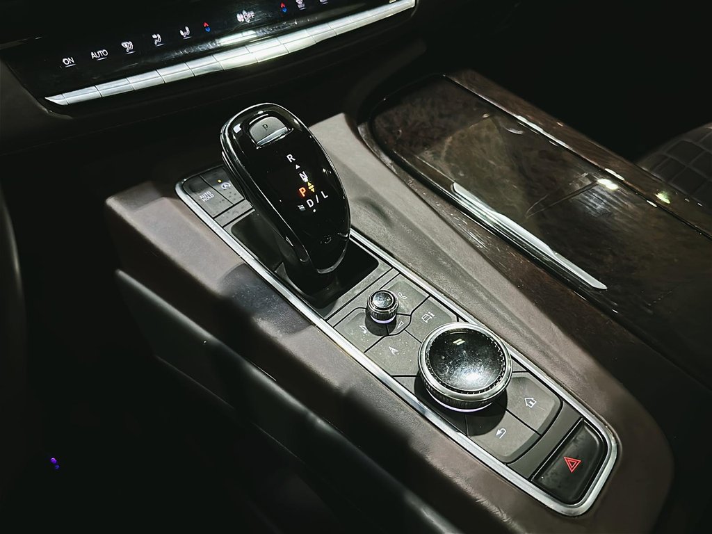 2022 Cadillac Escalade ESV SPORT PLATINUM in Stratford, Ontario - 14 - w1024h768px