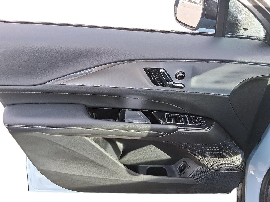 2024 Cadillac LYRIQ TECH W/1SA in Stratford, Ontario - 12 - w1024h768px