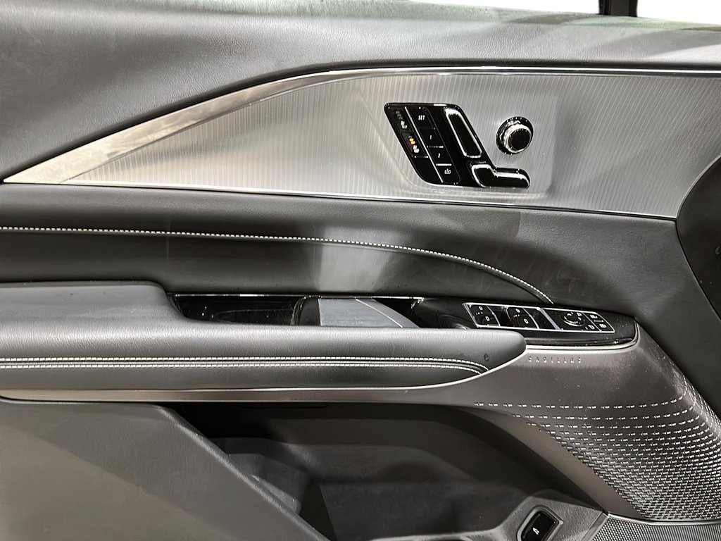 2024 Cadillac LYRIQ TECH W/1SA in Stratford, Ontario - 10 - w1024h768px