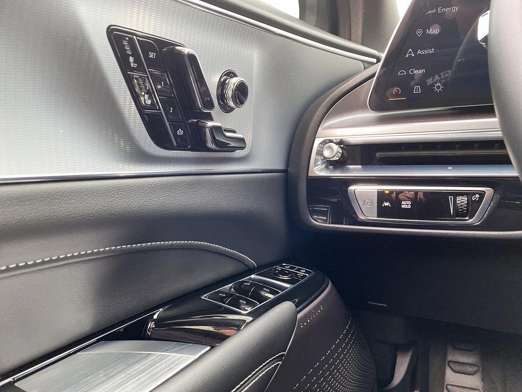 2024 Cadillac LYRIQ TECH SUV in Stratford, Ontario - 10 - w1024h768px