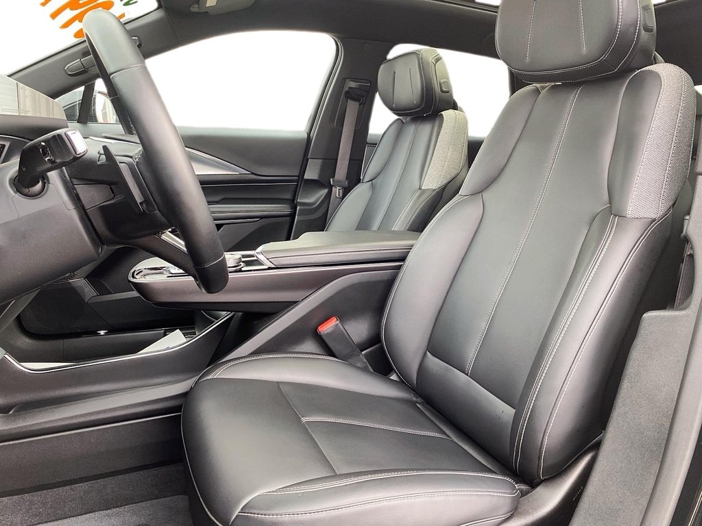 2024 Cadillac LYRIQ TECH SUV in Stratford, Ontario - 7 - w1024h768px