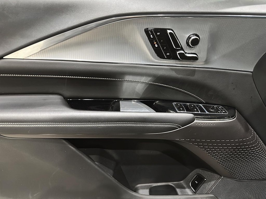 2024 Cadillac LYRIQ TECH W/1SA in Stratford, Ontario - 10 - w1024h768px