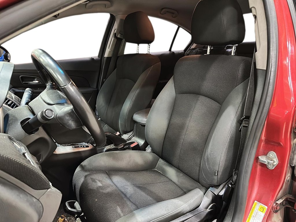 2011 Chevrolet Cruze LT TURBO in Stratford, Ontario - 8 - w1024h768px