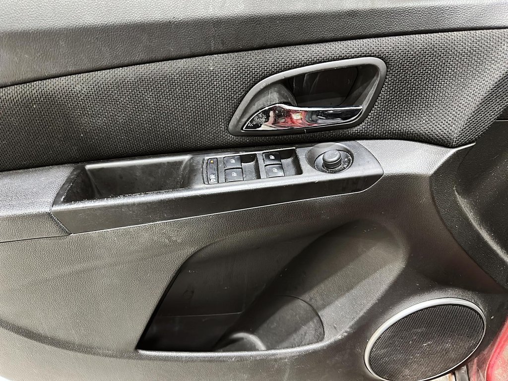 2011 Chevrolet Cruze LT TURBO in Stratford, Ontario - 10 - w1024h768px