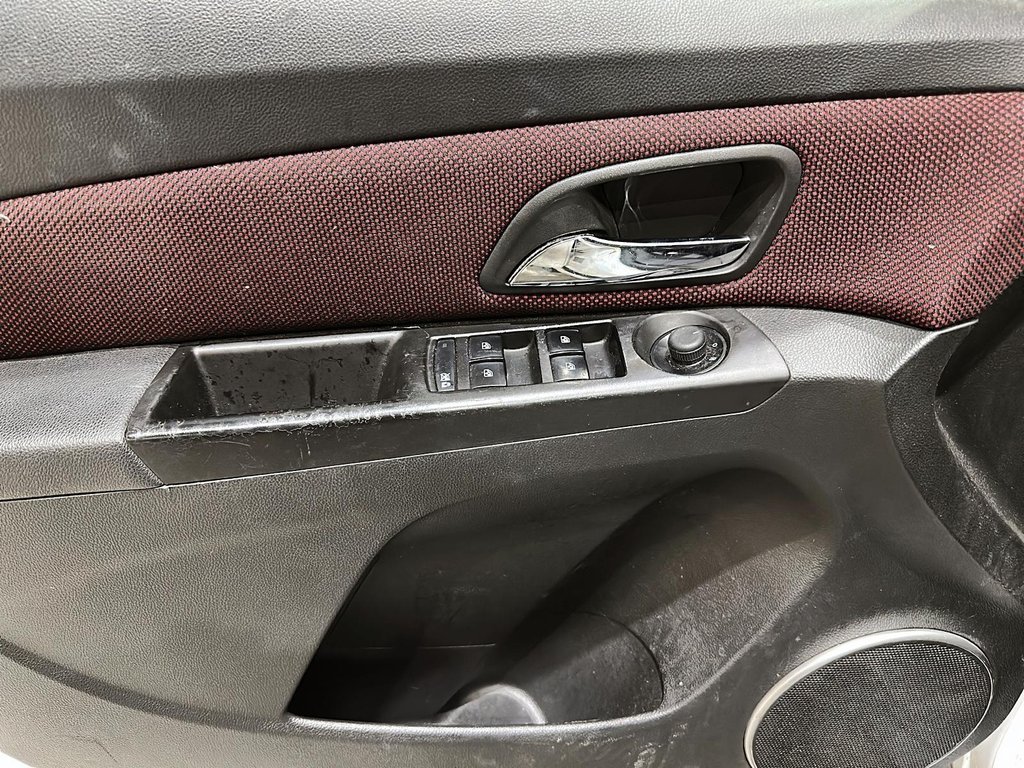 2011 Chevrolet Cruze LT TURBO in Stratford, Ontario - 10 - w1024h768px