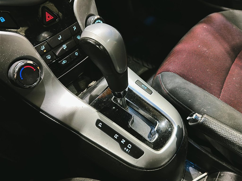 2011 Chevrolet Cruze LT TURBO in Stratford, Ontario - 14 - w1024h768px