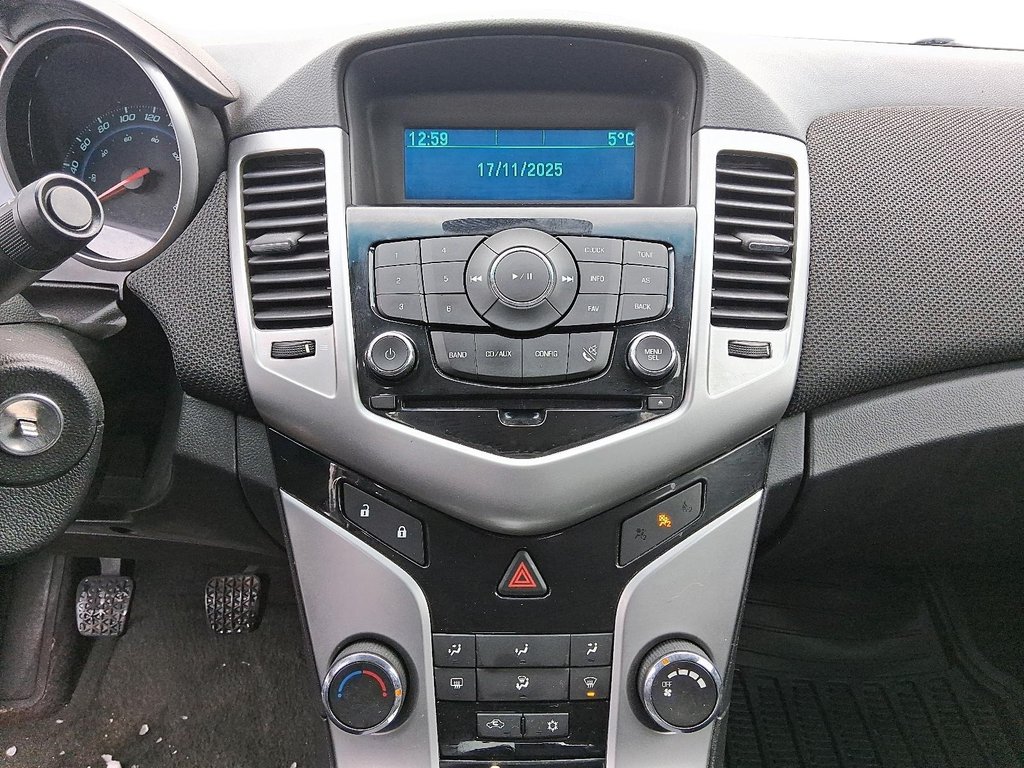 2012 Chevrolet Cruze LT in Stratford, Ontario - 14 - w1024h768px