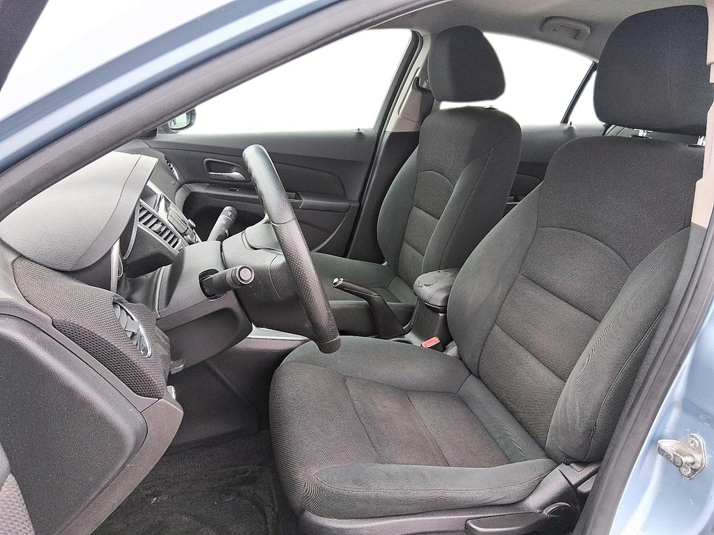 2012 Chevrolet Cruze LT in Stratford, Ontario - 8 - w1024h768px