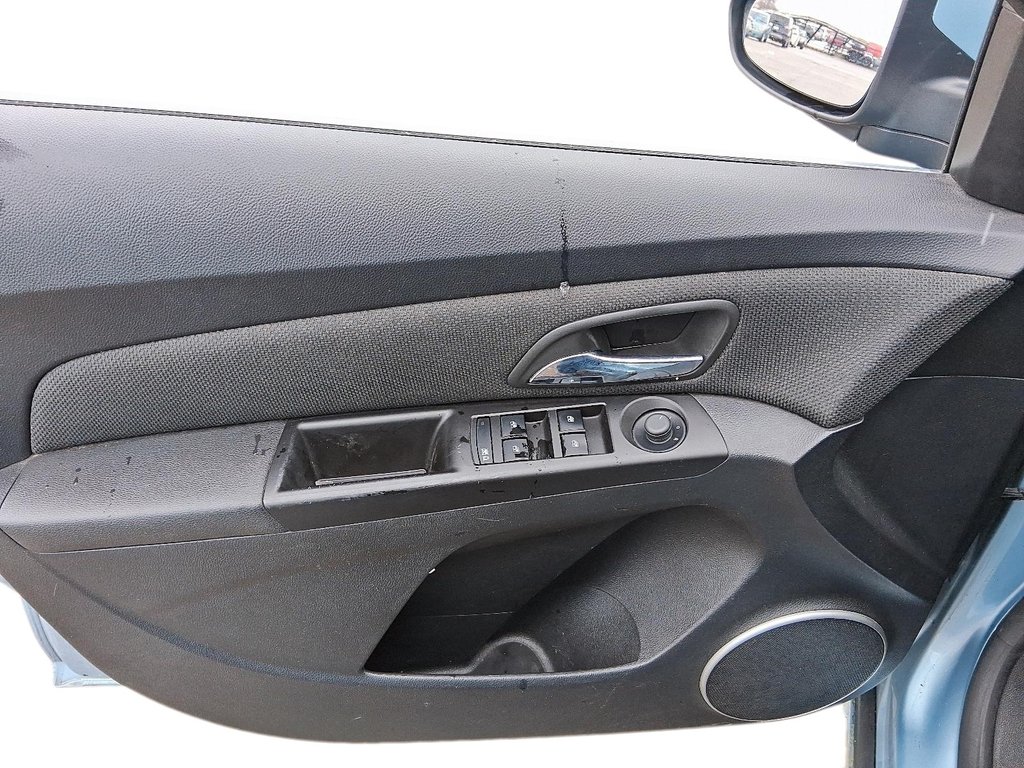 2012 Chevrolet Cruze LT in Stratford, Ontario - 11 - w1024h768px