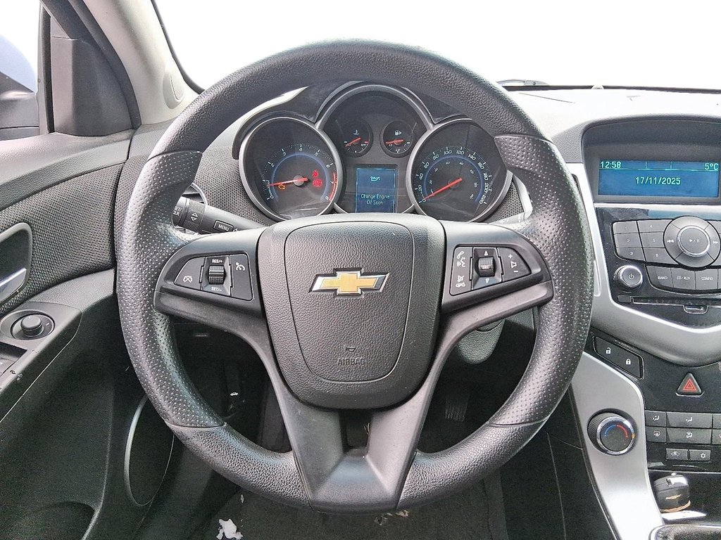 2012 Chevrolet Cruze LT in Stratford, Ontario - 12 - w1024h768px