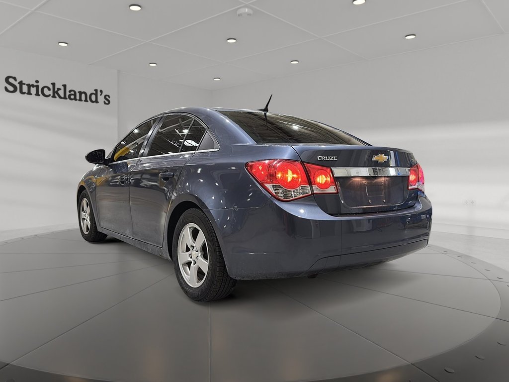 2014 Chevrolet Cruze 2LT in Stratford, Ontario - 4 - w1024h768px