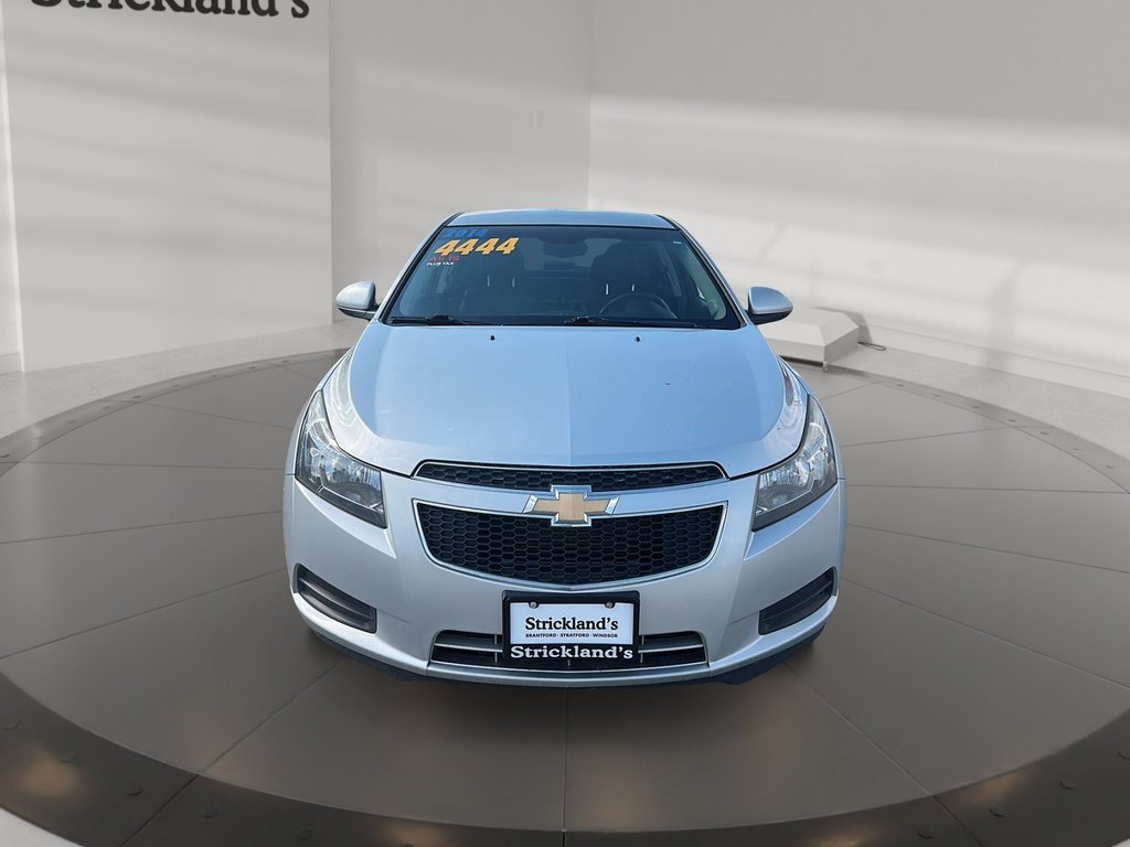 2014 Chevrolet Cruze LT in Stratford, Ontario - 2 - w1024h768px