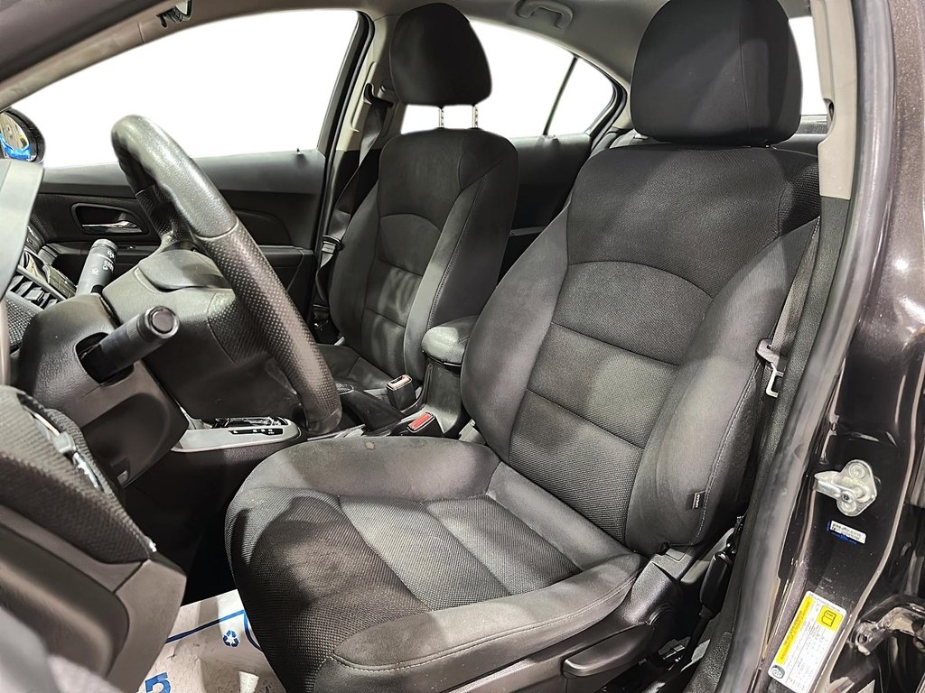 2016 Chevrolet Cruze LT TURBO Sedan in Stratford, Ontario - 8 - w1024h768px