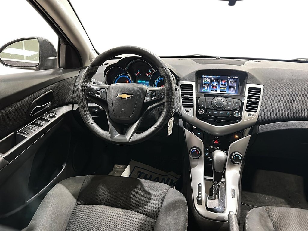 2016 Chevrolet Cruze LT TURBO Sedan in Stratford, Ontario - 9 - w1024h768px