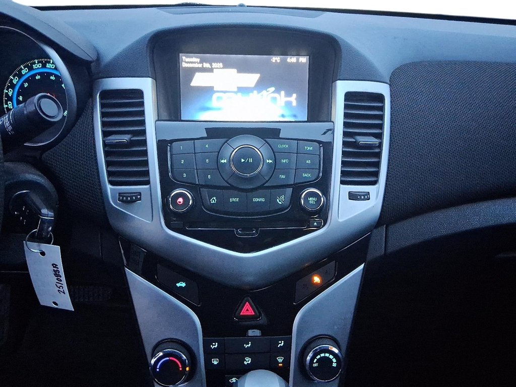 2016 Chevrolet Cruze LIMITED LT in Stratford, Ontario - 15 - w1024h768px