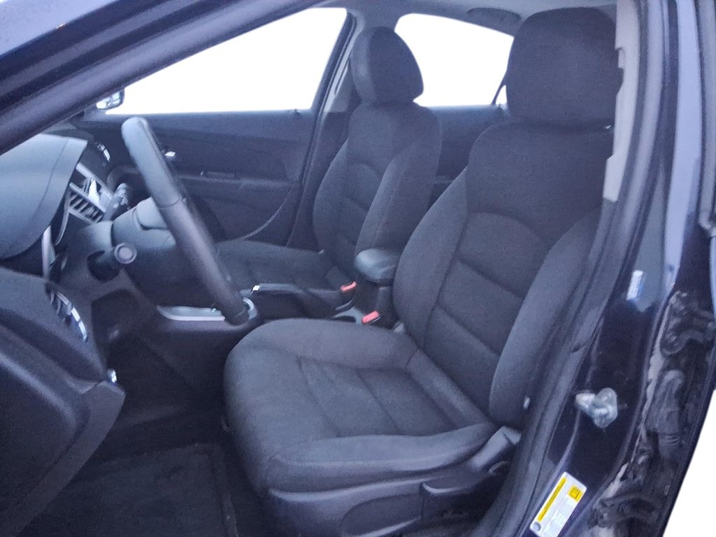 2016 Chevrolet Cruze LIMITED LT in Stratford, Ontario - 8 - w1024h768px