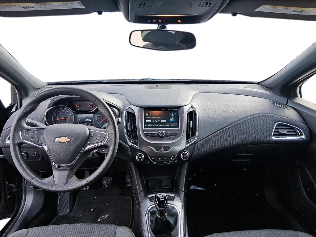 2017 Chevrolet Cruze LT MANUAL in Stratford, Ontario - 10 - w1024h768px