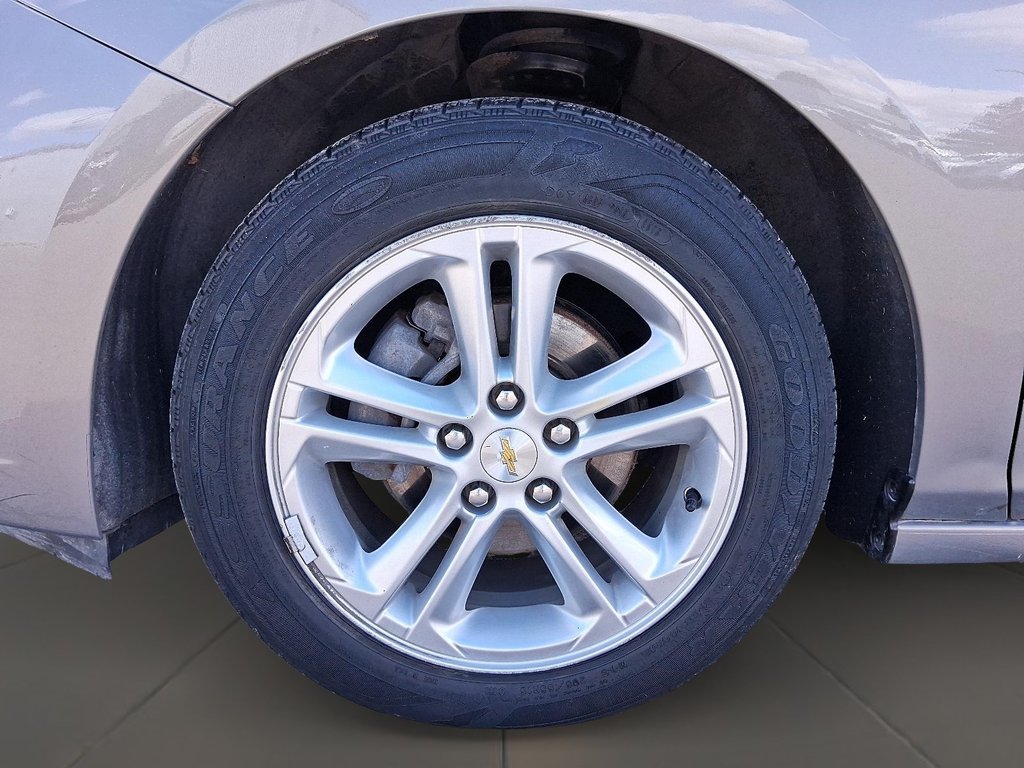 2017 Chevrolet Cruze LT SIGNATURE in Stratford, Ontario - 7 - w1024h768px