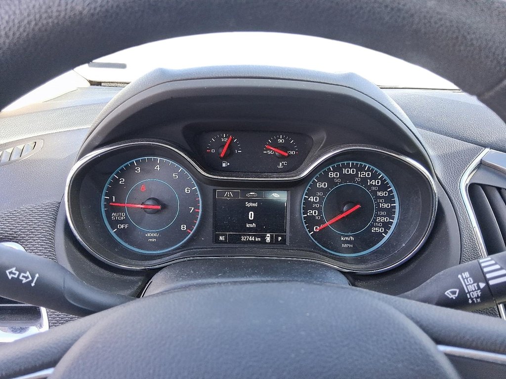 2017 Chevrolet Cruze LT SIGNATURE in Stratford, Ontario - 13 - w1024h768px