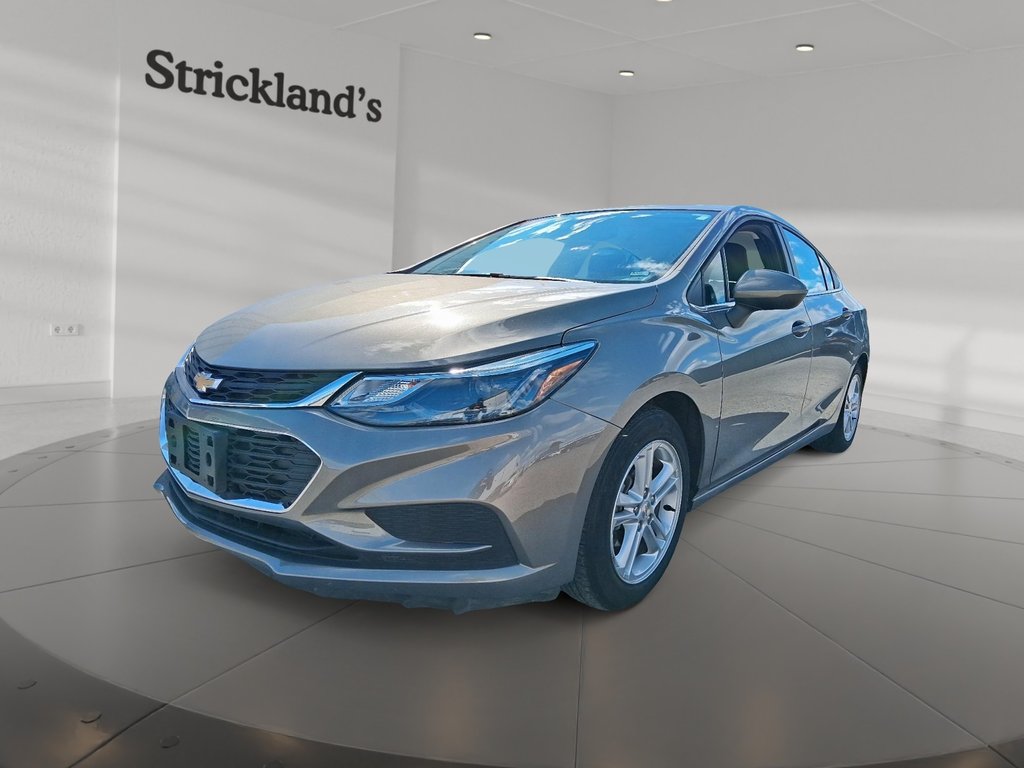 2017 Chevrolet Cruze LT SIGNATURE in Stratford, Ontario - 1 - w1024h768px