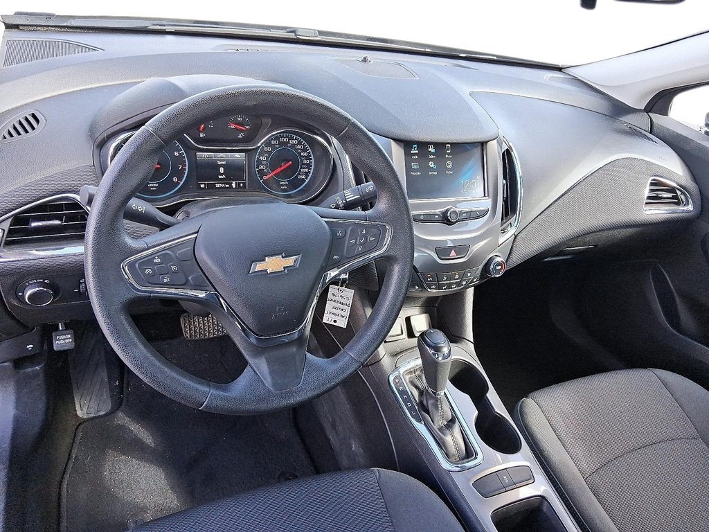 2017 Chevrolet Cruze LT SIGNATURE in Stratford, Ontario - 9 - w1024h768px