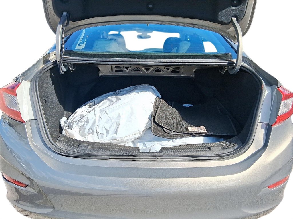 2017 Chevrolet Cruze LT SIGNATURE in Stratford, Ontario - 6 - w1024h768px