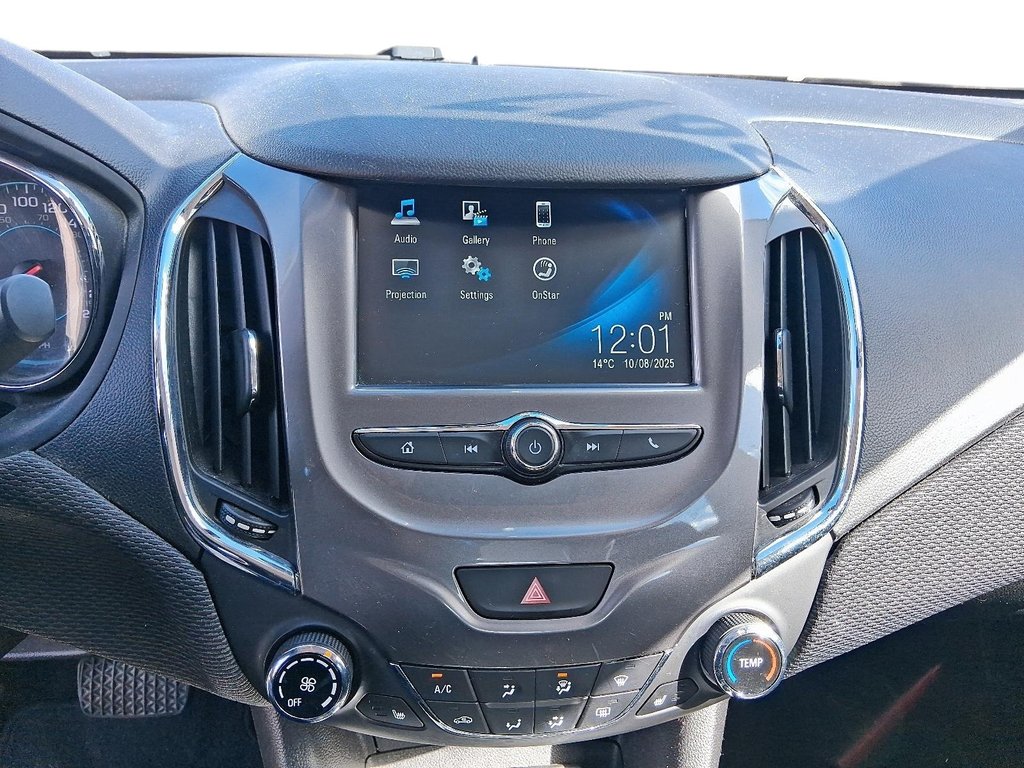 2017 Chevrolet Cruze LT SIGNATURE in Stratford, Ontario - 14 - w1024h768px