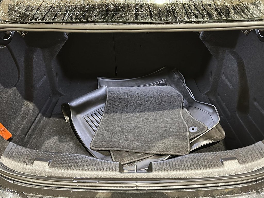 2018 Chevrolet Cruze LT - 6AT in Stratford, Ontario - 6 - w1024h768px