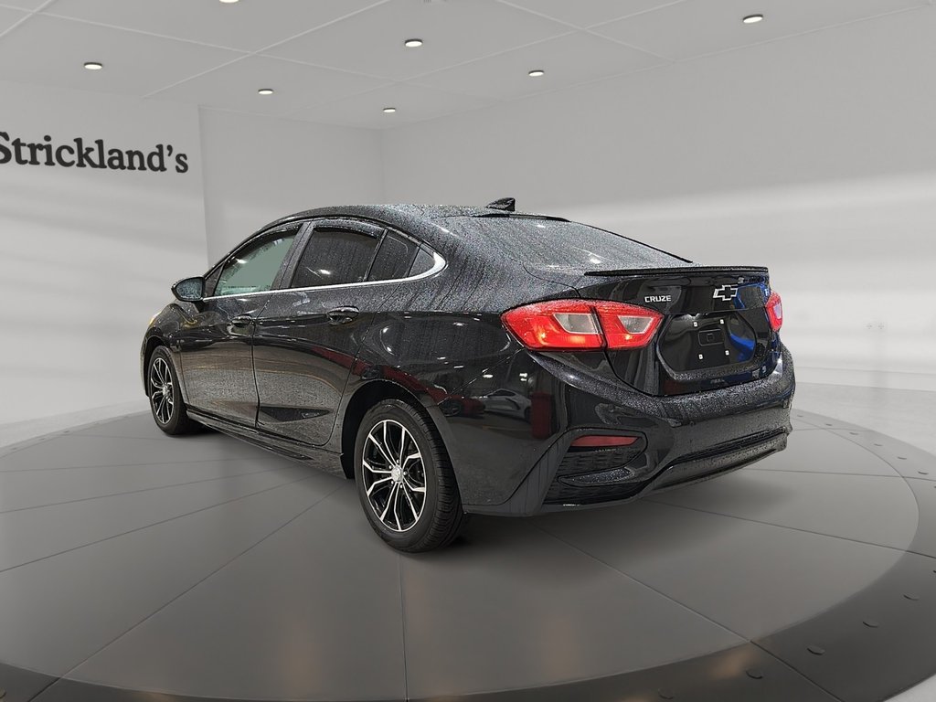 2018 Chevrolet Cruze LT - 6AT in Stratford, Ontario - 4 - w1024h768px