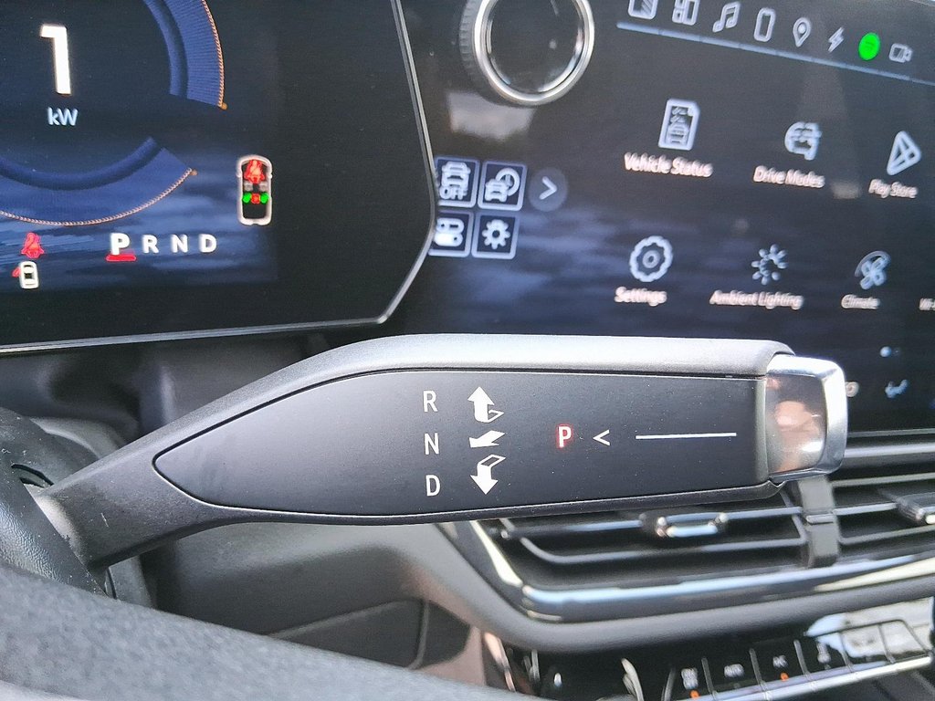 2025 Chevrolet Equinox EV RS 4DR EV in Stratford, Ontario - 16 - w1024h768px