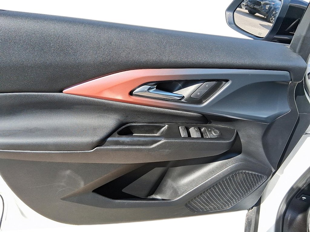 2025 Chevrolet Equinox EV RS 4DR EV in Stratford, Ontario - 11 - w1024h768px