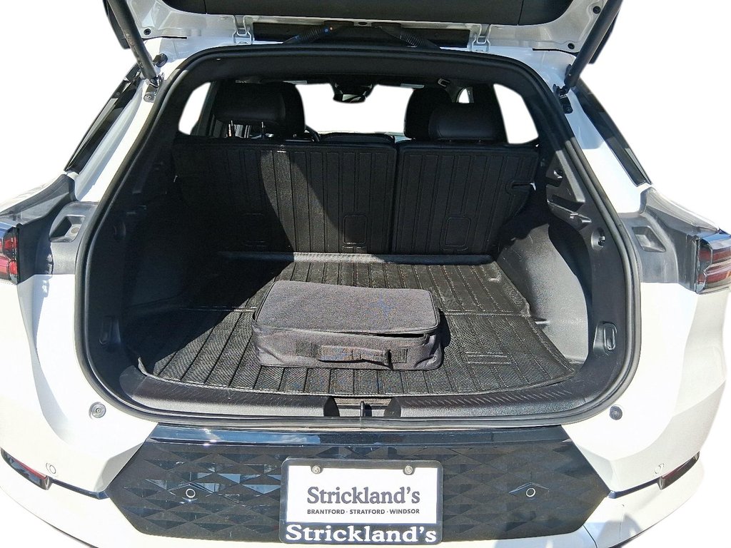 2025 Chevrolet Equinox EV RS 4DR EV in Stratford, Ontario - 6 - w1024h768px