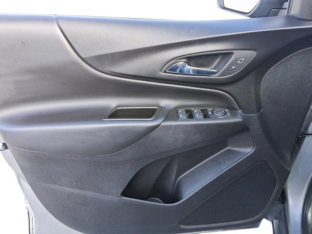 2023 Chevrolet Equinox LT AWD in Stratford, Ontario - 11 - w1024h768px