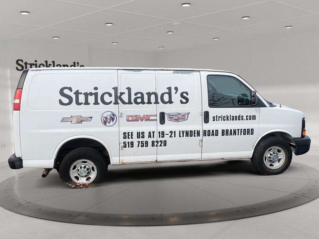 2010 Chevrolet Express 2WD Van in Stratford, Ontario - 5 - w1024h768px