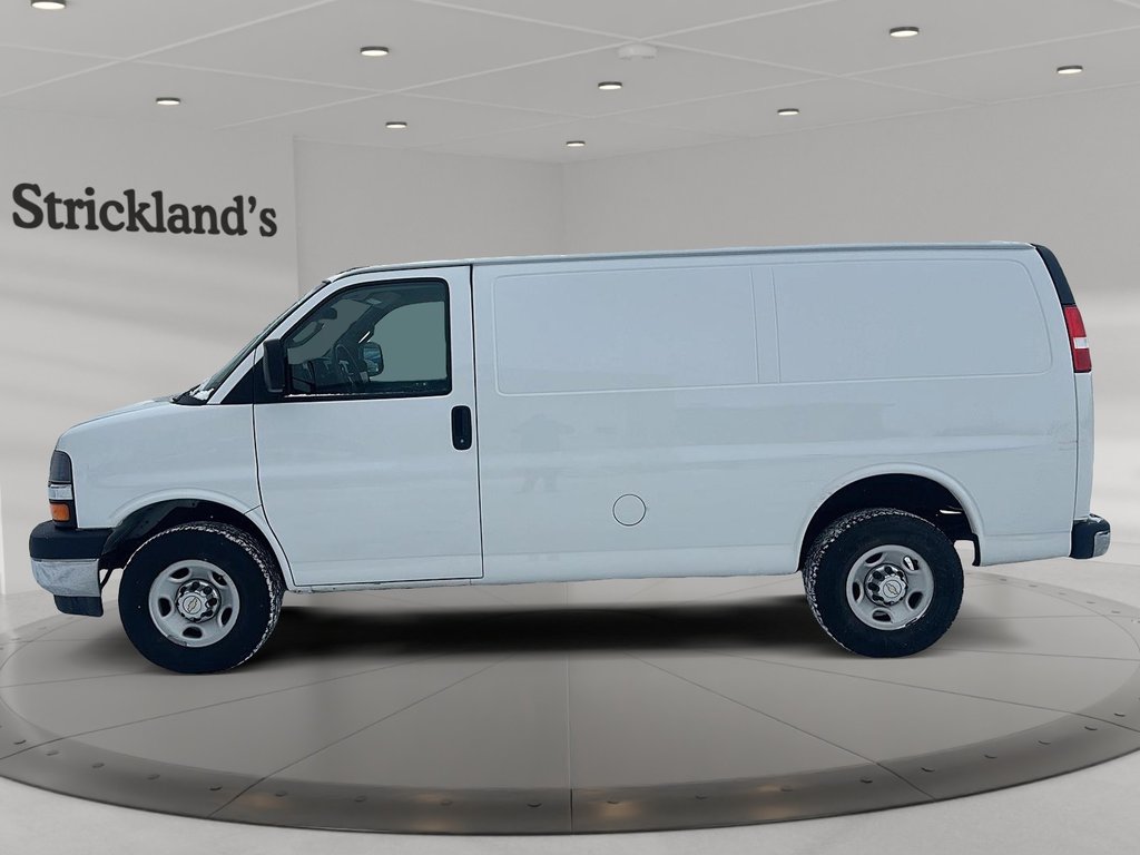 2020 Chevrolet Express 2500 135 WB Van in Stratford, Ontario - 5 - w1024h768px