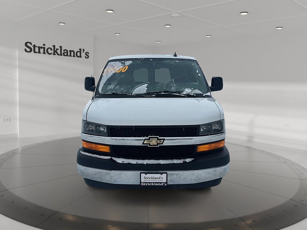 2020 Chevrolet Express 2500 135 WB Van in Stratford, Ontario - 2 - w1024h768px
