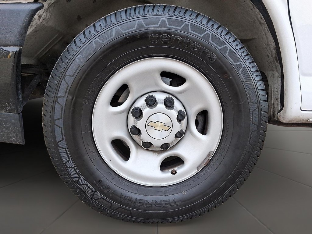 2022 Chevrolet Express 12 PASSENGER in Stratford, Ontario - 7 - w1024h768px