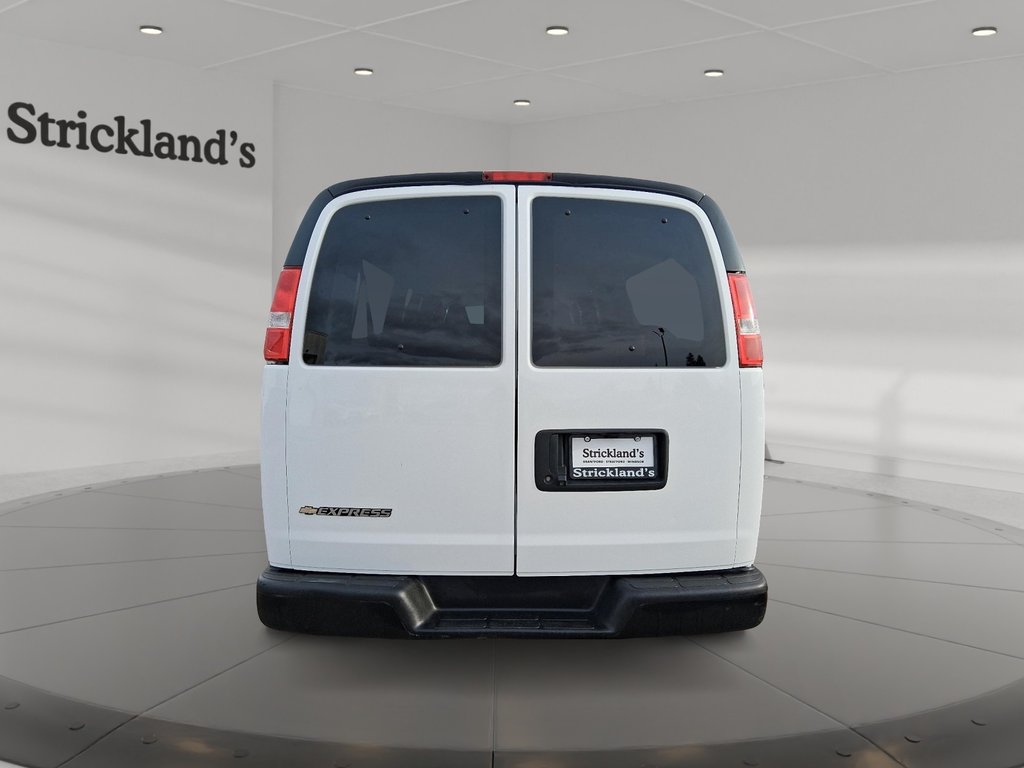 2022 Chevrolet Express 12 PASSENGER in Stratford, Ontario - 3 - w1024h768px