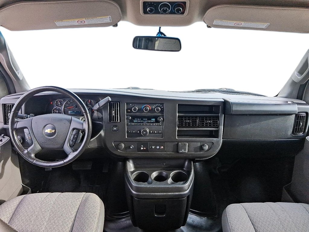 2022 Chevrolet Express 12 PASSENGER in Stratford, Ontario - 11 - w1024h768px
