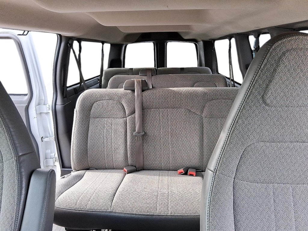 2022 Chevrolet Express 12 PASSENGER in Stratford, Ontario - 9 - w1024h768px