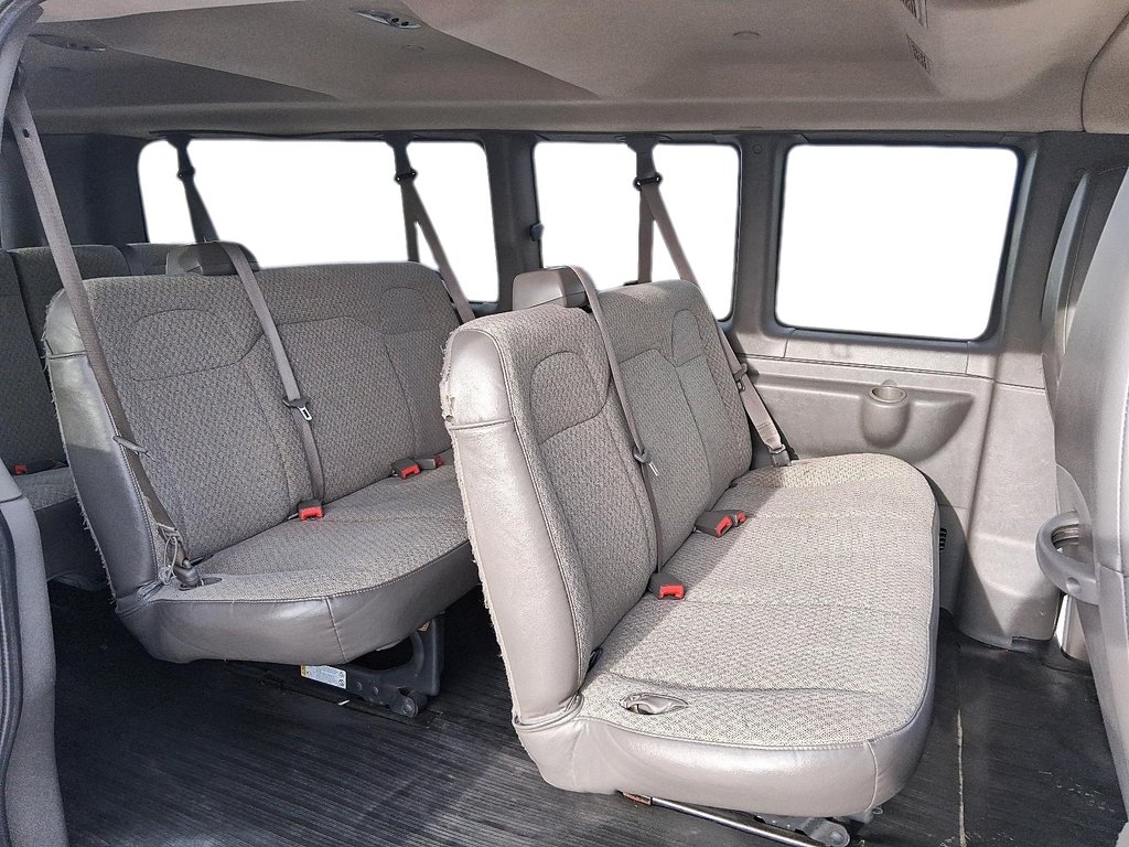 2022 Chevrolet Express 12 PASSENGER in Stratford, Ontario - 10 - w1024h768px