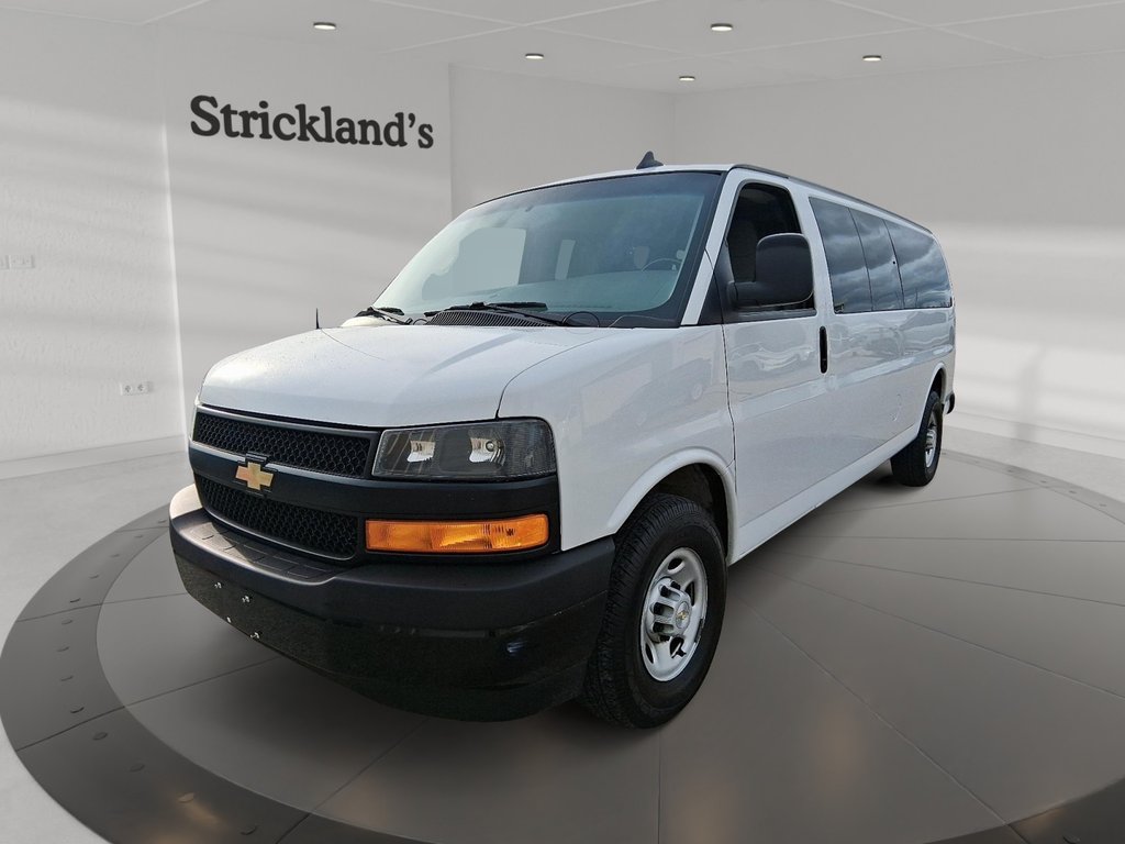 2022 Chevrolet Express 12 PASSENGER in Stratford, Ontario - 1 - w1024h768px